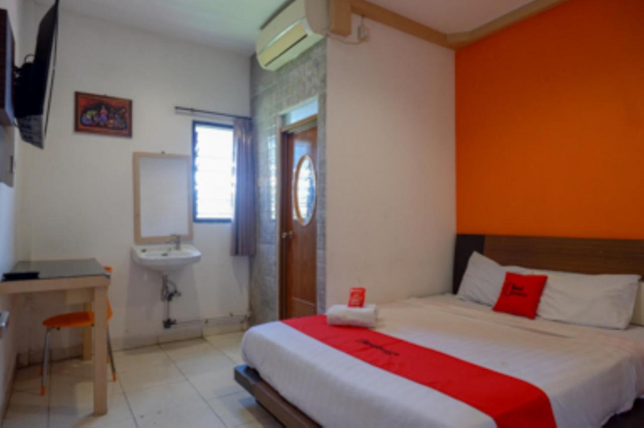 Oyo 1251 Residence 8 Semarang Buitenkant foto
