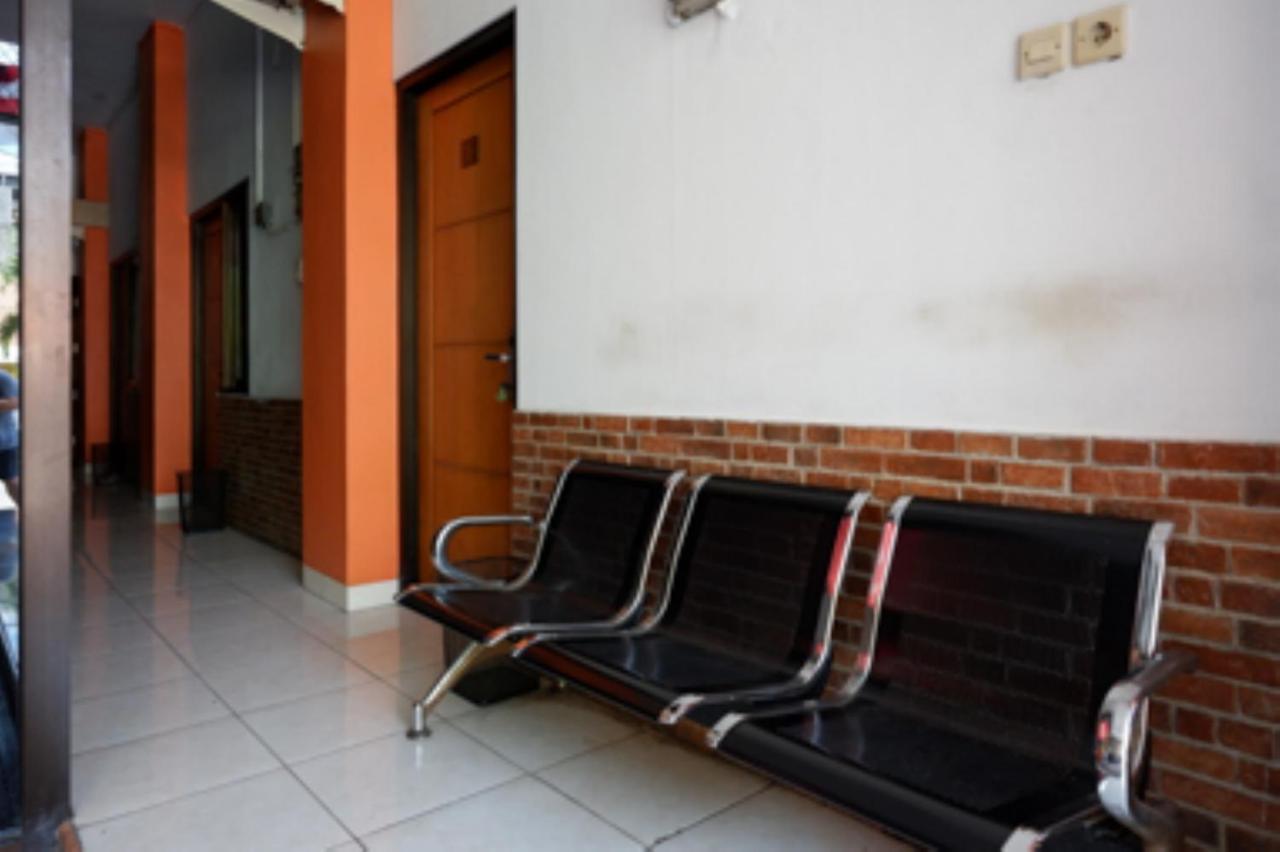 Oyo 1251 Residence 8 Semarang Buitenkant foto